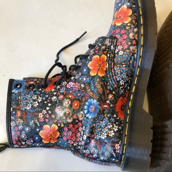 Vintage Floral Doc Martens - Picture 6 of 10